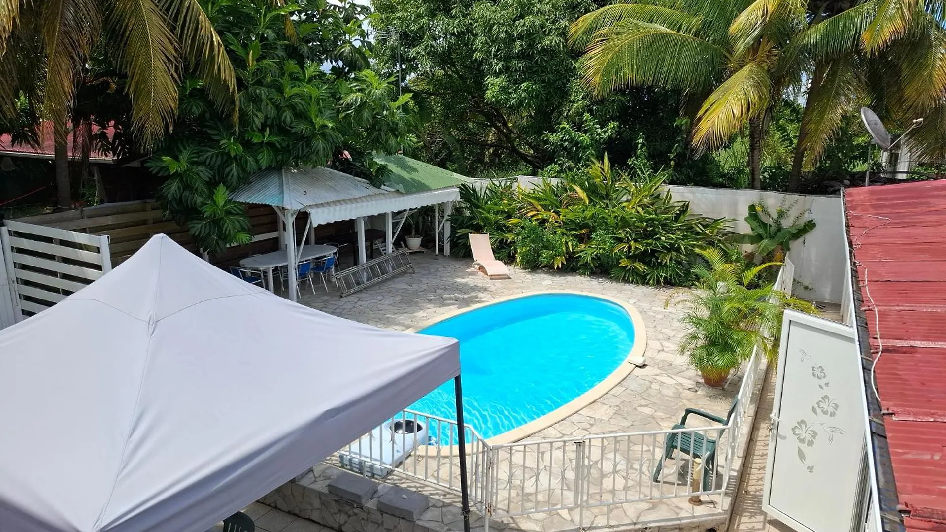 Kontakte von Villa Lakou Avec Piscine